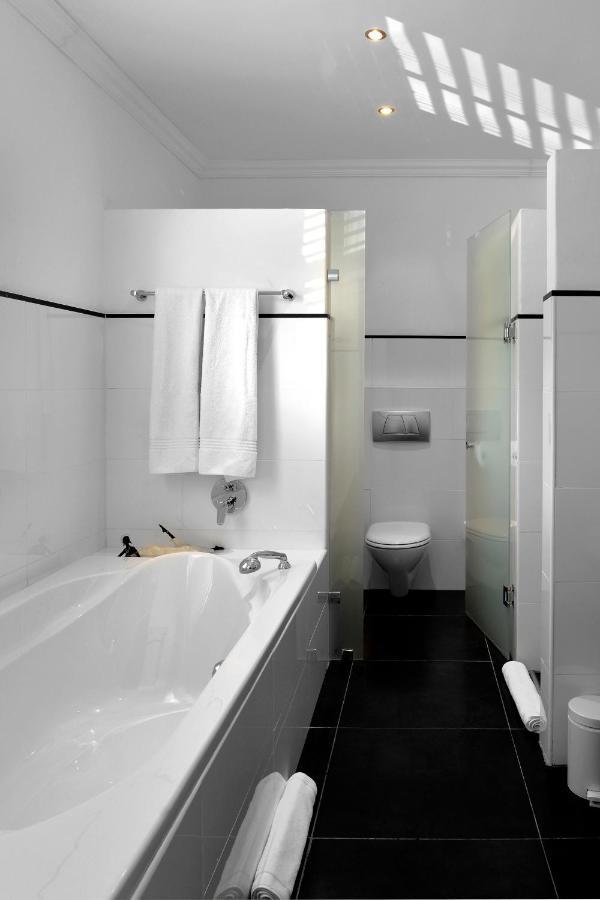 Plumwood Boutique Hotel By The Living Journey Collection Franschhoek Eksteriør bilde